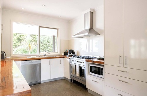 Torquay House | Seaside Country Escape