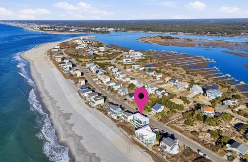 Oak Island House | Seaside Delight by Oak Island Accommodations