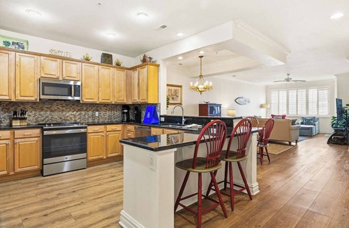 Sandbridge Condo | Seaside Delight | 350 ft from the beach | Community Pool