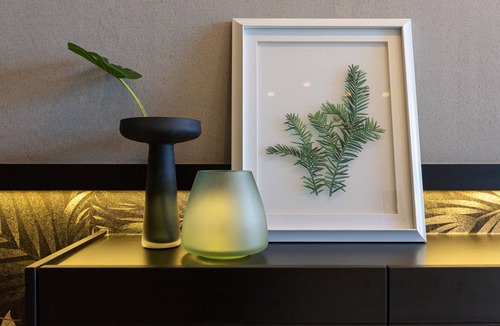 George Town Apartment | Seaside Elegance: 3 Rm Oasis Panoramic Ocean Views