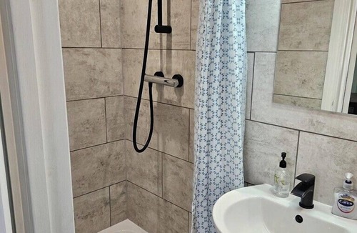 Southsea Apartment | Seaside Escape 2-Bed maisonette Flat - Ev22kwh