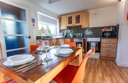 Thurso House | Seaside Escape: Charming 2- Bed in Thurso