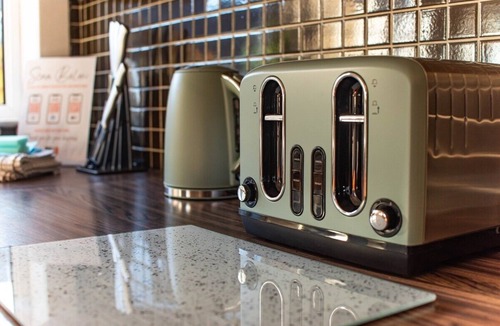 Thurso House | Seaside Escape: Charming 2- Bed in Thurso