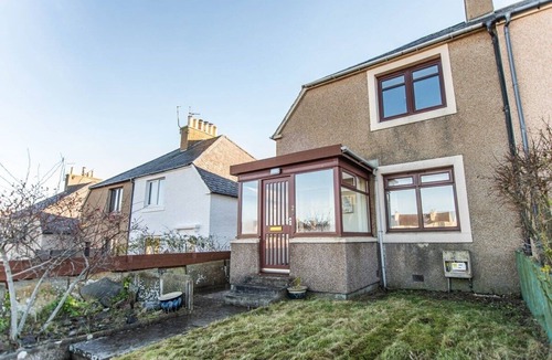 Thurso House | Seaside Escape: Charming 2- Bed in Thurso