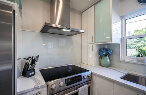 Delray Beach Condo | Seaside Escape/Luxury Unit/Walk to Beach