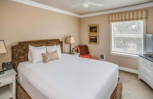 Downtown Cannon Beach Hotel | Seaside Escape Near Haystack Rock – Quick Walk! Free Parking!