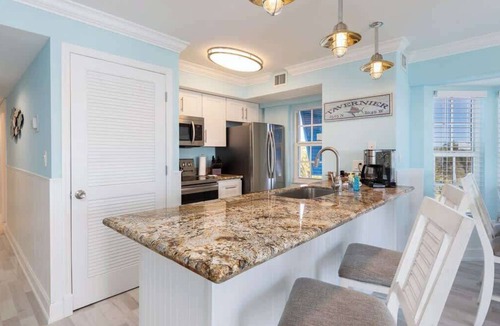 Tavernier Condo | Seaside Escape with Luxe Interior and Ocean Views