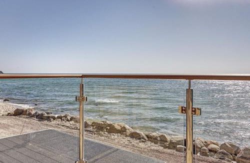 Ronne House | Seaside Escape with Views