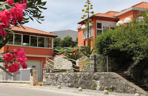 Mlini House | Seaside family friendly house with a swimming pool Mlini (Dubrovnik) (K-2145)