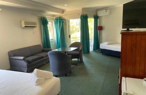 Wamberal Resort | Seaside Garden Retreat Accommodation