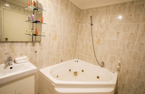 Wamberal Hotel | Seaside Garden Retreat