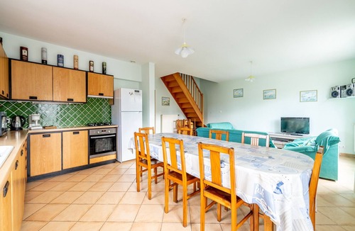 La Bernerie-en-Retz House | Seaside Getaway – Private Garden & Covered Terrace for 12 Guests