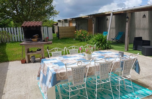 Reville House | Seaside gite for 6 people, pets welcome.