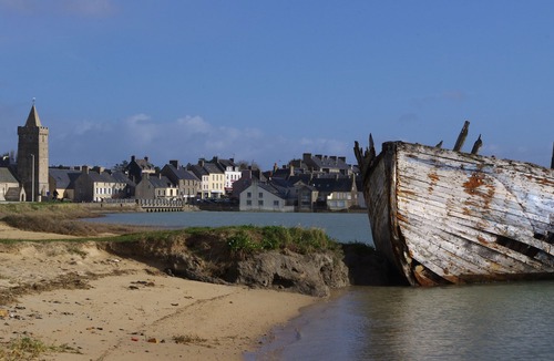 Portbail House | Seaside guest room 1