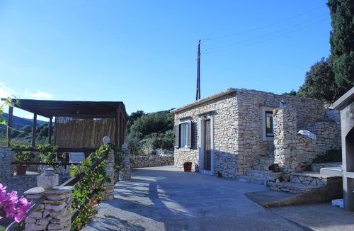 Rogacic House | Seaside holiday house Cove Parja, Vis (K-8903)
