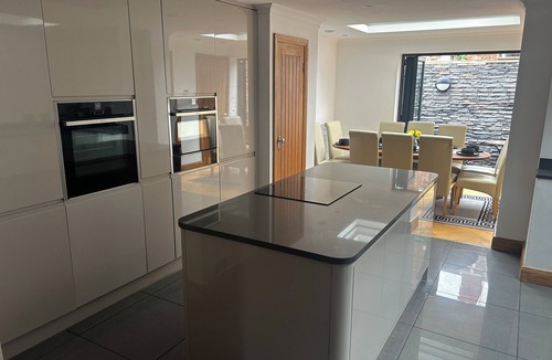 New Brighton House | Seaside home 6 Bed sleeps 10