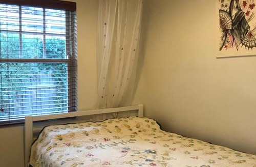 Elwood Bed & Breakfast | Seaside Home