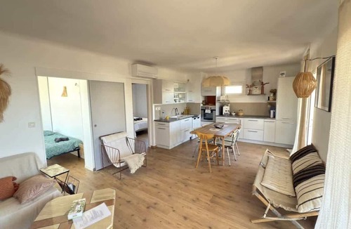 Valras-Plage Apartment | Seaside house 2 terraces A/C parking