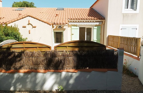 Barbatre House | Seaside house