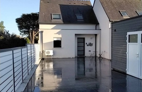 Ambon House | Seaside house with pool and jacuzzi