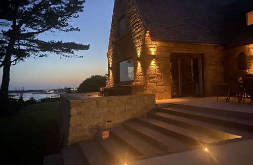 Lanildut House | Seaside house with spa