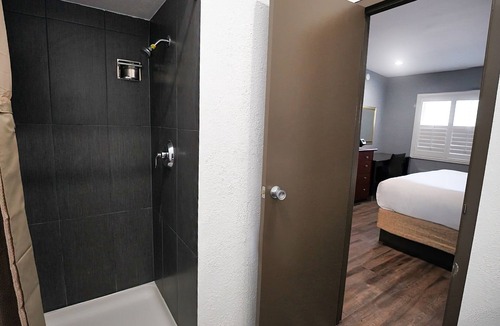 Westside Santa Cruz Hotel | Seaside Inn & Suites