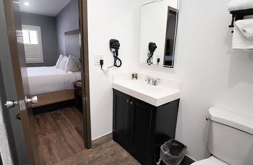 Westside Santa Cruz Hotel | Seaside Inn & Suites
