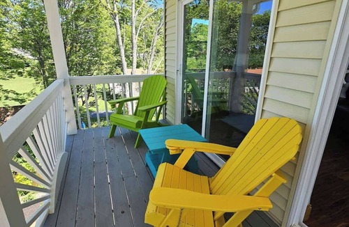 Madison-on-the-Lake Apartment | SeaSide Lake-Front Cottage