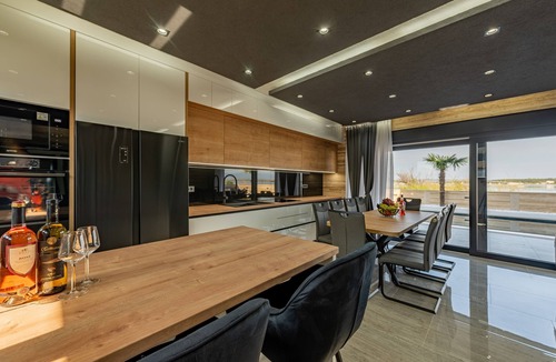 Privlaka House | Seaside luxury villa with a swimming pool Privlaka, Zadar (K-23517)