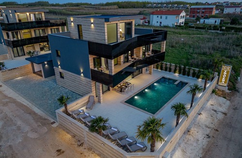 Privlaka House | Seaside luxury villa with a swimming pool Privlaka, Zadar (K-23517)