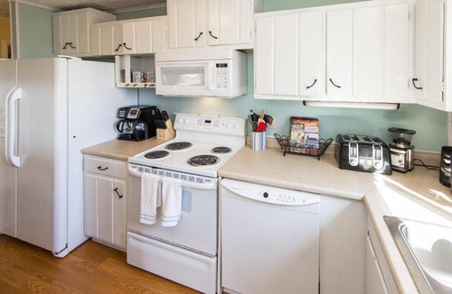 Sandbridge House | Seaside Oasis OCEANFRONT BEACH HOUSE