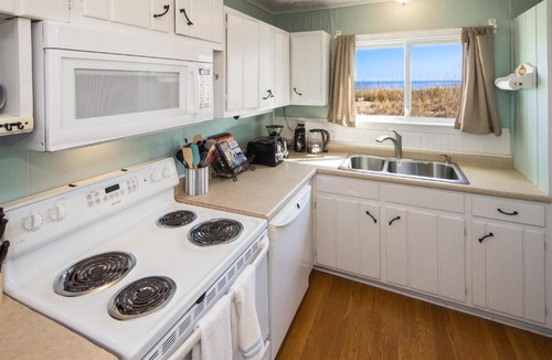 Sandbridge House | Seaside Oasis OCEANFRONT BEACH HOUSE