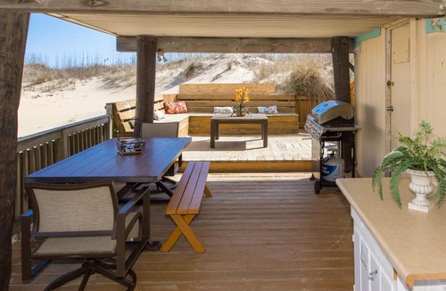 Sandbridge House | Seaside Oasis OCEANFRONT BEACH HOUSE