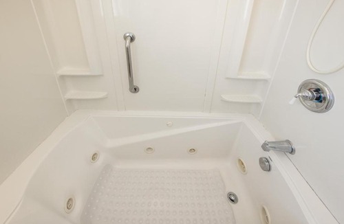 Sandbridge House | Seaside Oasis OCEANFRONT BEACH HOUSE