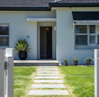 Grange House | Seaside on Swan Laneway Retreat