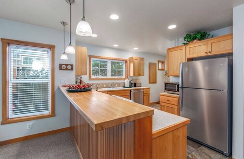 Kiwanda Shores House | Seaside Paradise #162 - Lovely, spacious, classy townhome near beach