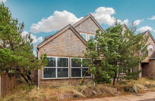 Kiwanda Shores House | Seaside Paradise #162 - Lovely, spacious, classy townhome near beach