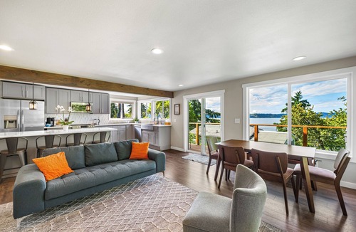 Tacoma House | Seaside Place at Dash Point Beach