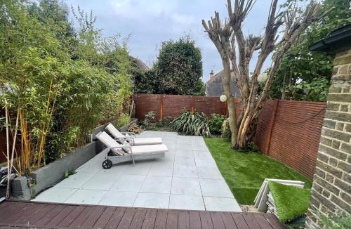 Leigh-on-Sea Apartment | Seaside private garden