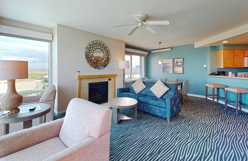 Seaside Gilbert District Condo | Seaside Resort - Ocean Front 2 Bedroom 2 Bath - Assignment 3