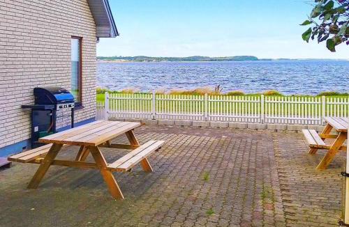 Hvalpsund House | Seaside Retreat in Hvalpsund-By Traum