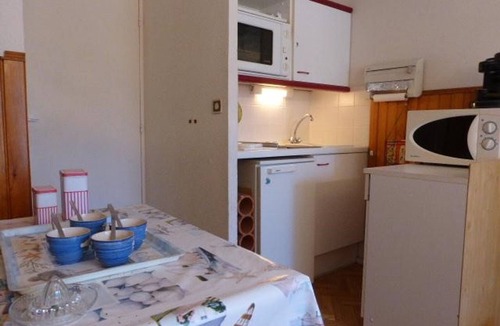 Saint-Hilaire-de-Riez Apartment | Seaside Studio with Terrace, 3 Sleeps, Beach Nearby, Parking Included