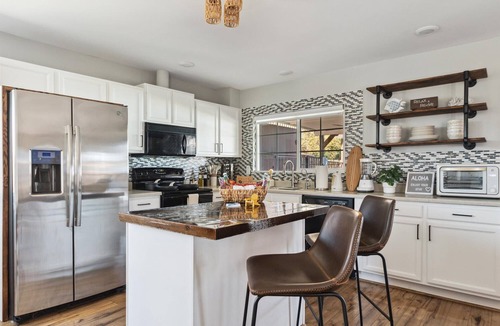 Glendale House | Seaside Sanctuary | Pool, Golf, Firepit & More