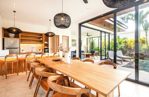 Munggu Villa | Seaside Serenity: 5BR Villa, New, Canggu Bliss