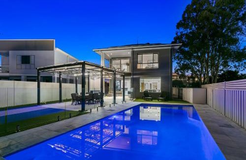 Bongaree House | Seaside Serenity