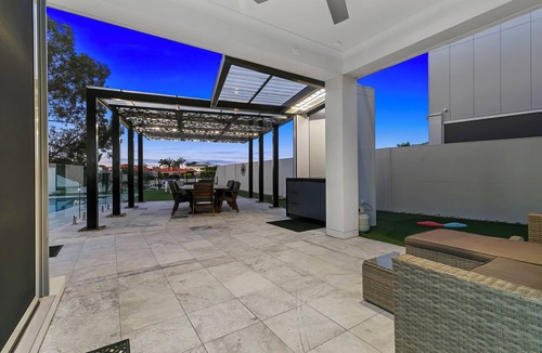 Bongaree House | Seaside Serenity