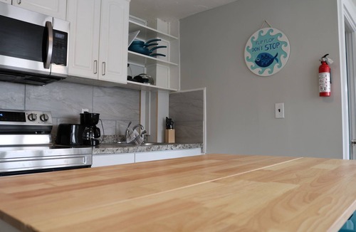 Hampton Apartment | Seaside Social Deluxe - Steps to Wally's, Goat