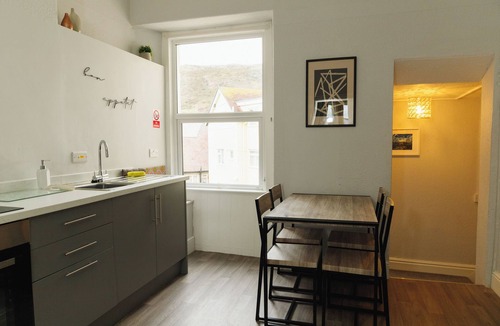 Llandudno House | Seaside Solace: 2BR with Scenic Coastline Views