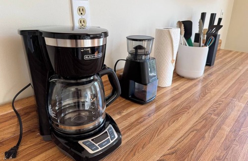 Warren Apartment | Seaside Stay in Historic Warren