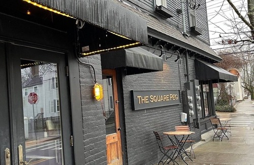 Warren Apartment | Seaside Stay in Historic Warren